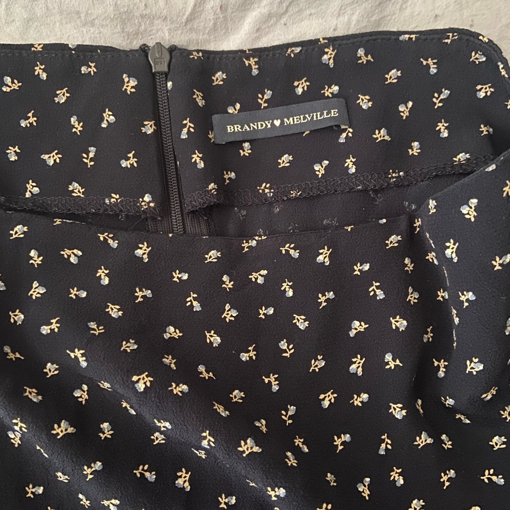 Brandy Melville Midi Skirt! size:small waist:24-25